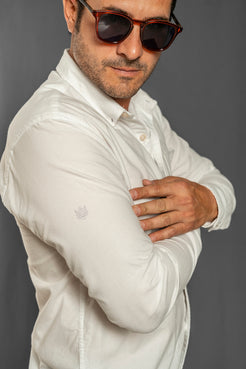 Camisa-blanca-logo-1