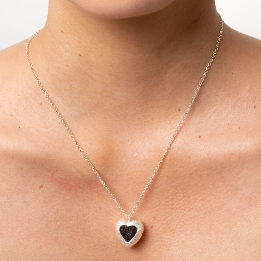 CADENA CORAZÓN DE RELIEVE